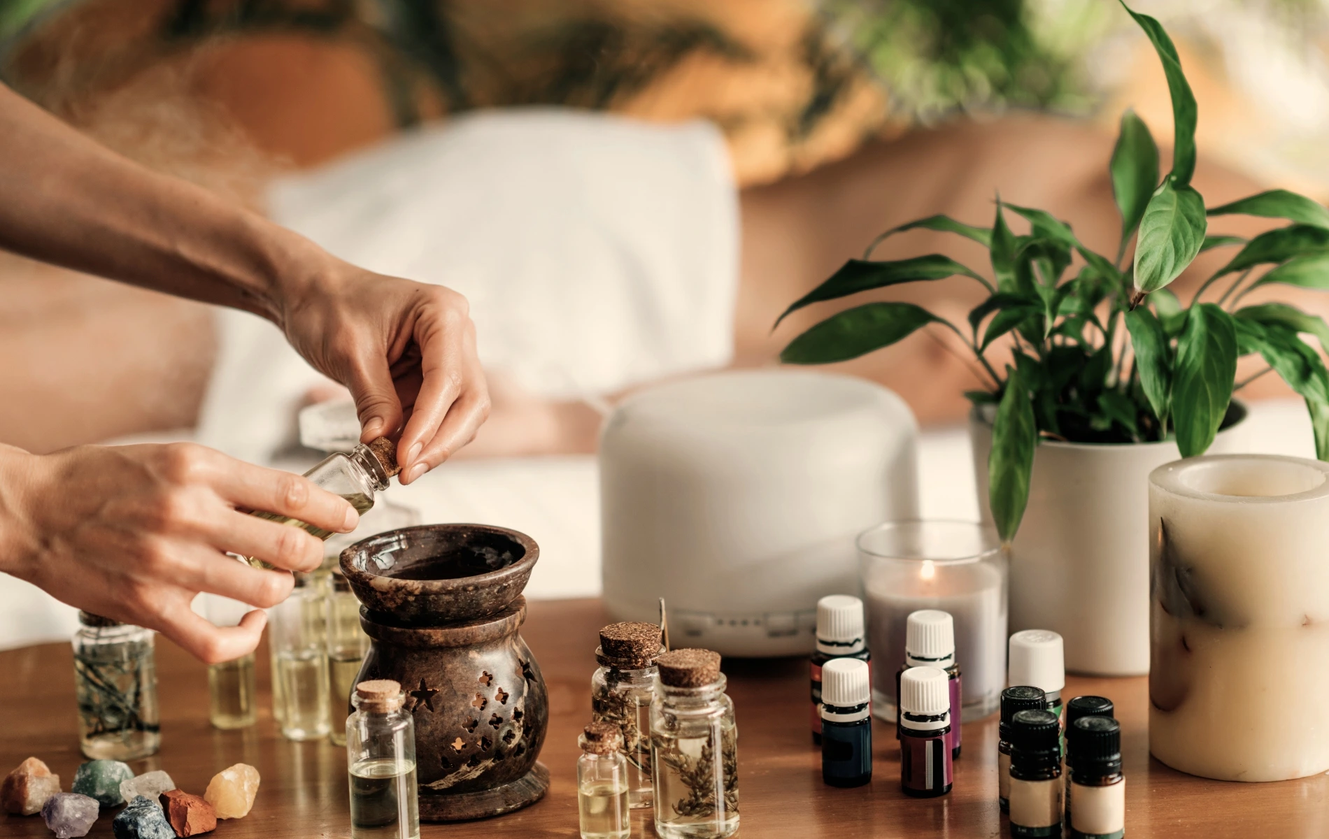 L’Aromathérapie : L’Art de se Soigner par les Huiles Essentielles